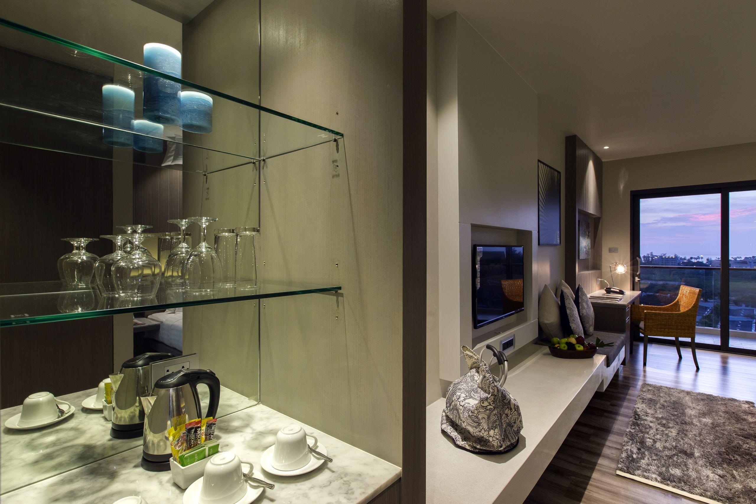 Hotel Ikon Phuket - Sha Extra Plus Karon Extérieur photo