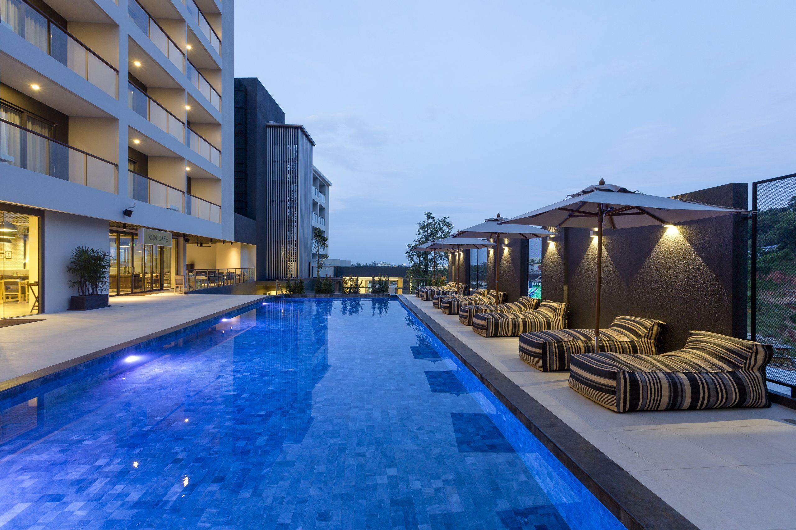 Hotel Ikon Phuket - Sha Extra Plus Karon Extérieur photo