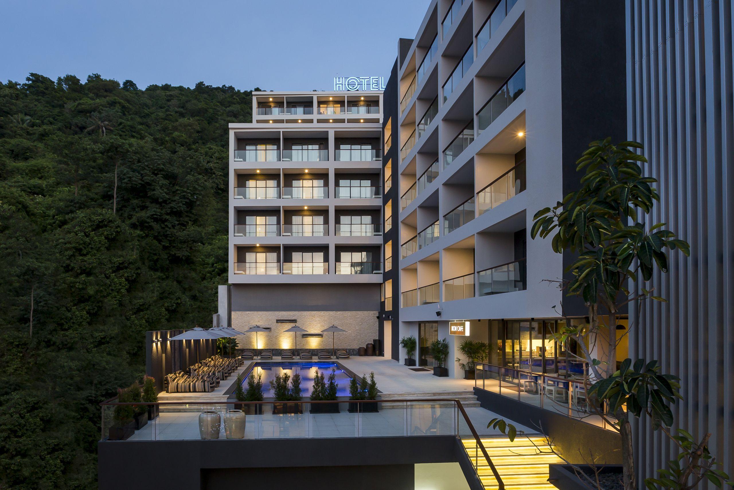Hotel Ikon Phuket - Sha Extra Plus Karon Extérieur photo