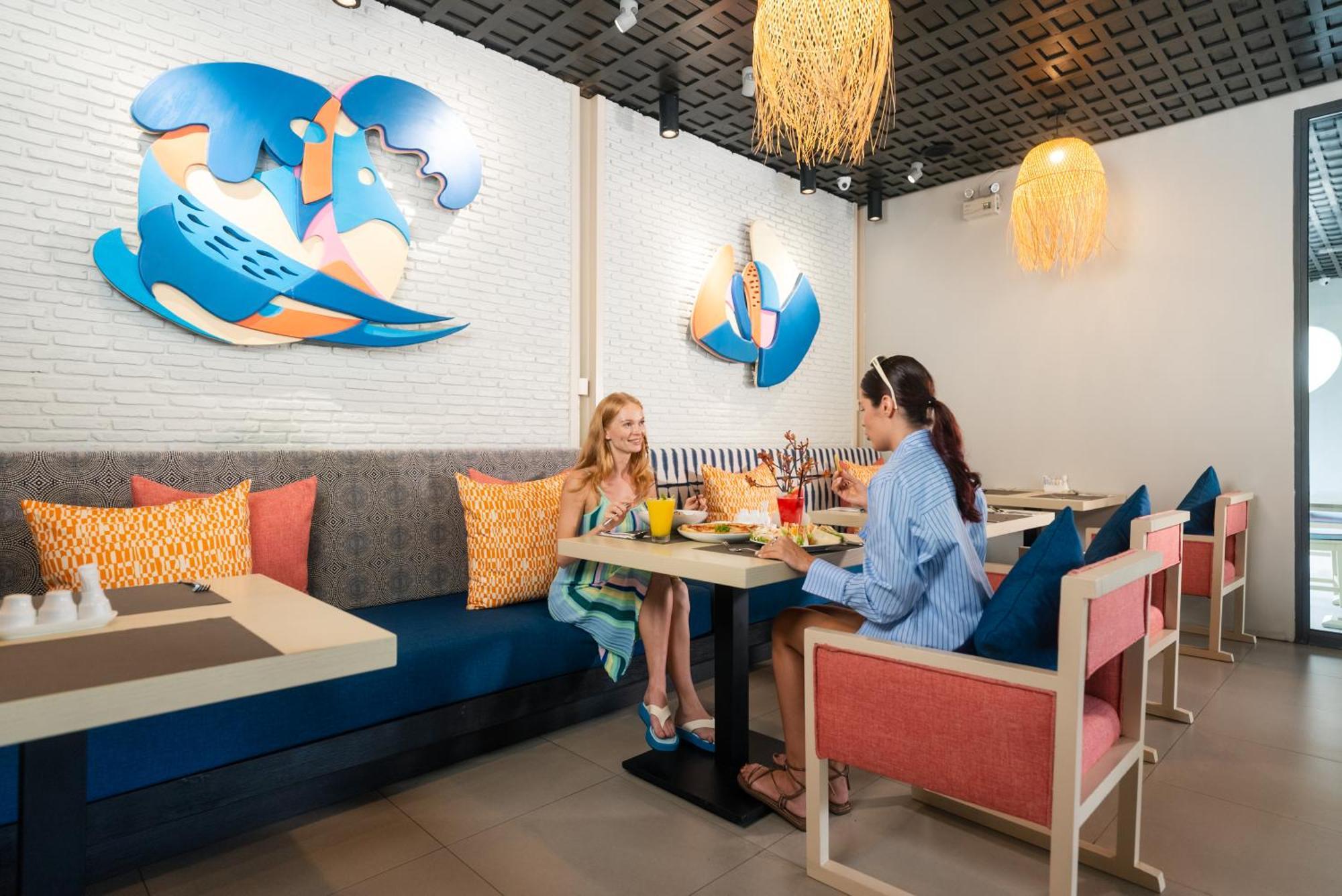 Hotel Ikon Phuket - Sha Extra Plus Karon Extérieur photo