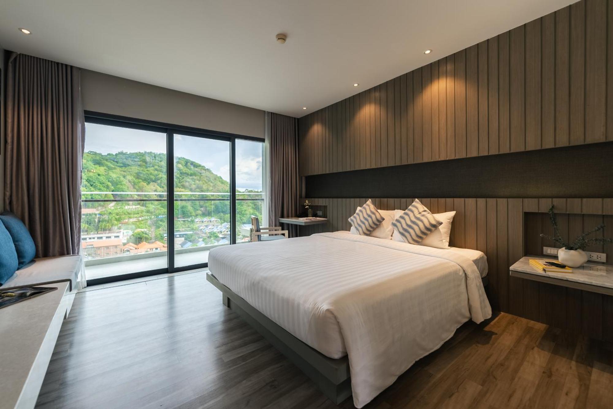Hotel Ikon Phuket - Sha Extra Plus Karon Extérieur photo